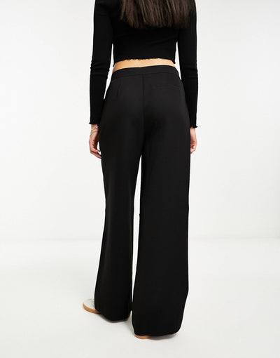 Slouchy dad pants in brown