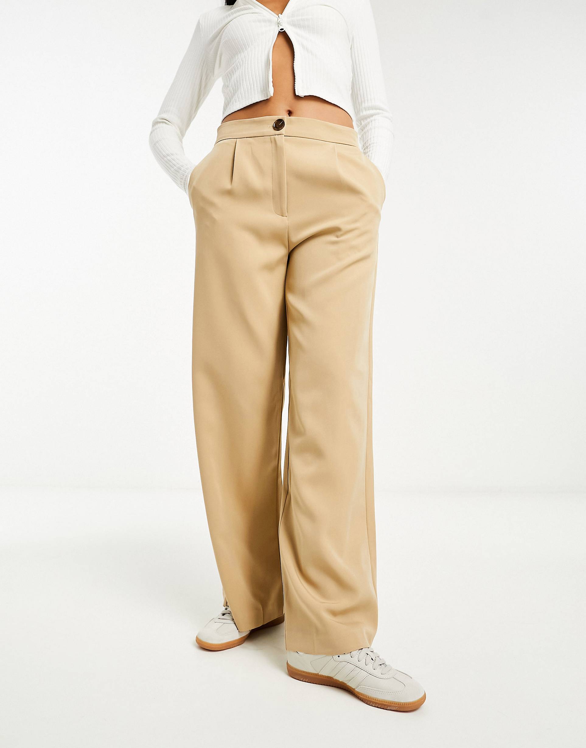 Slouchy dad pants in brown