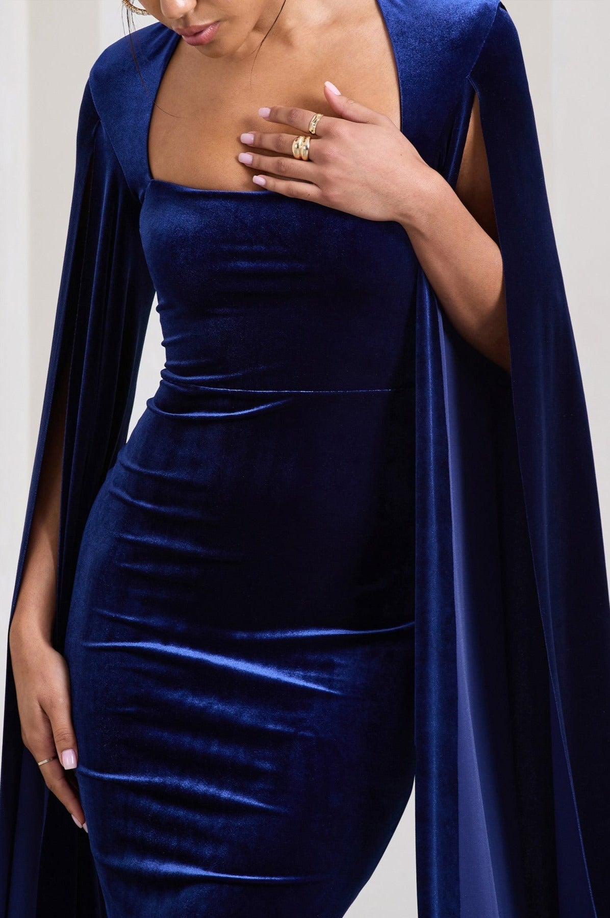 Regal Velvet Midi Dress with Cape Sleeves